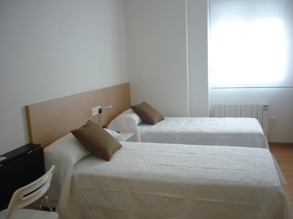 Pension-Albergue Puente Ribeira Sarria Værelse billede