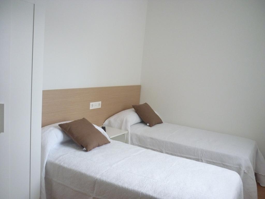 Pension-Albergue Puente Ribeira Sarria Værelse billede