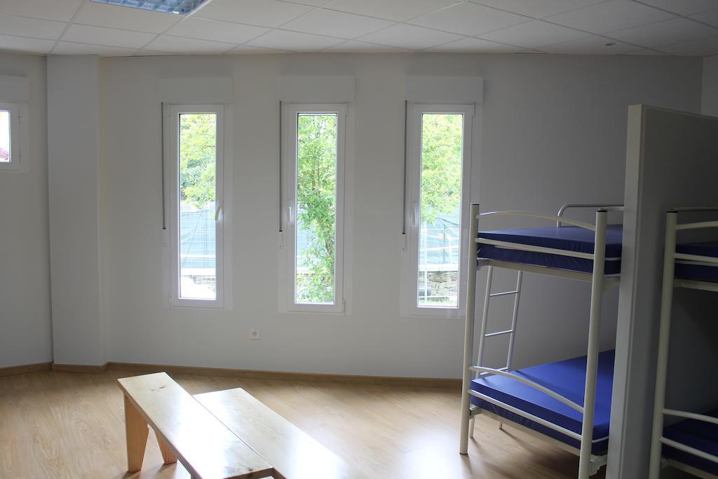 Pension-Albergue Puente Ribeira Sarria Værelse billede